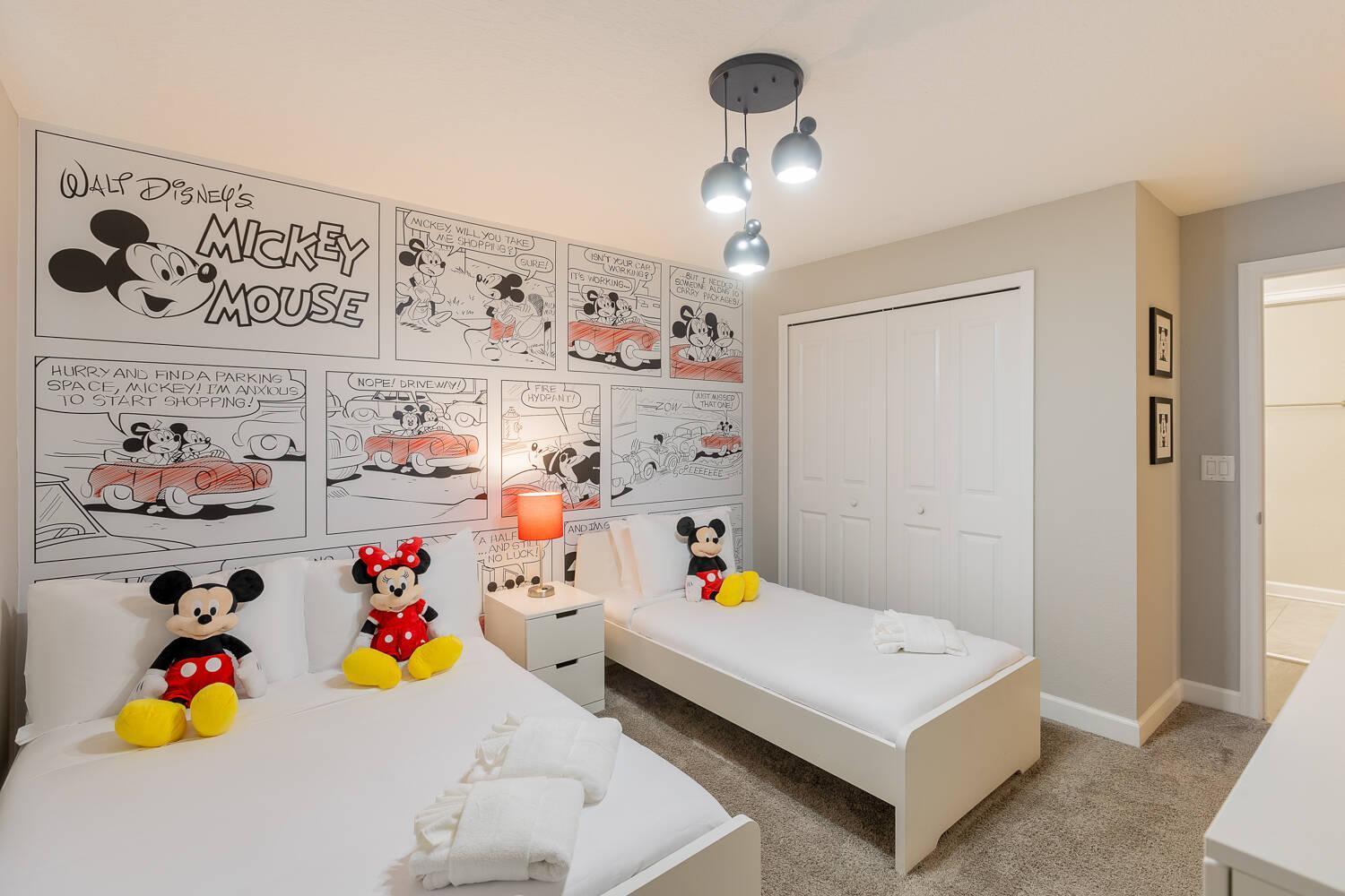 Family 4br W Private Pool Near Parks *