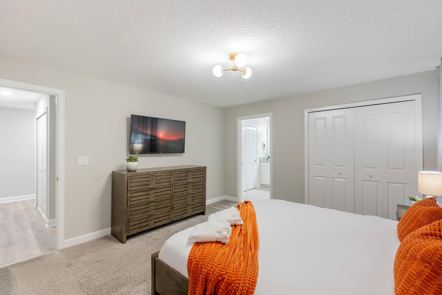 Family 4br W Private Pool Near Parks