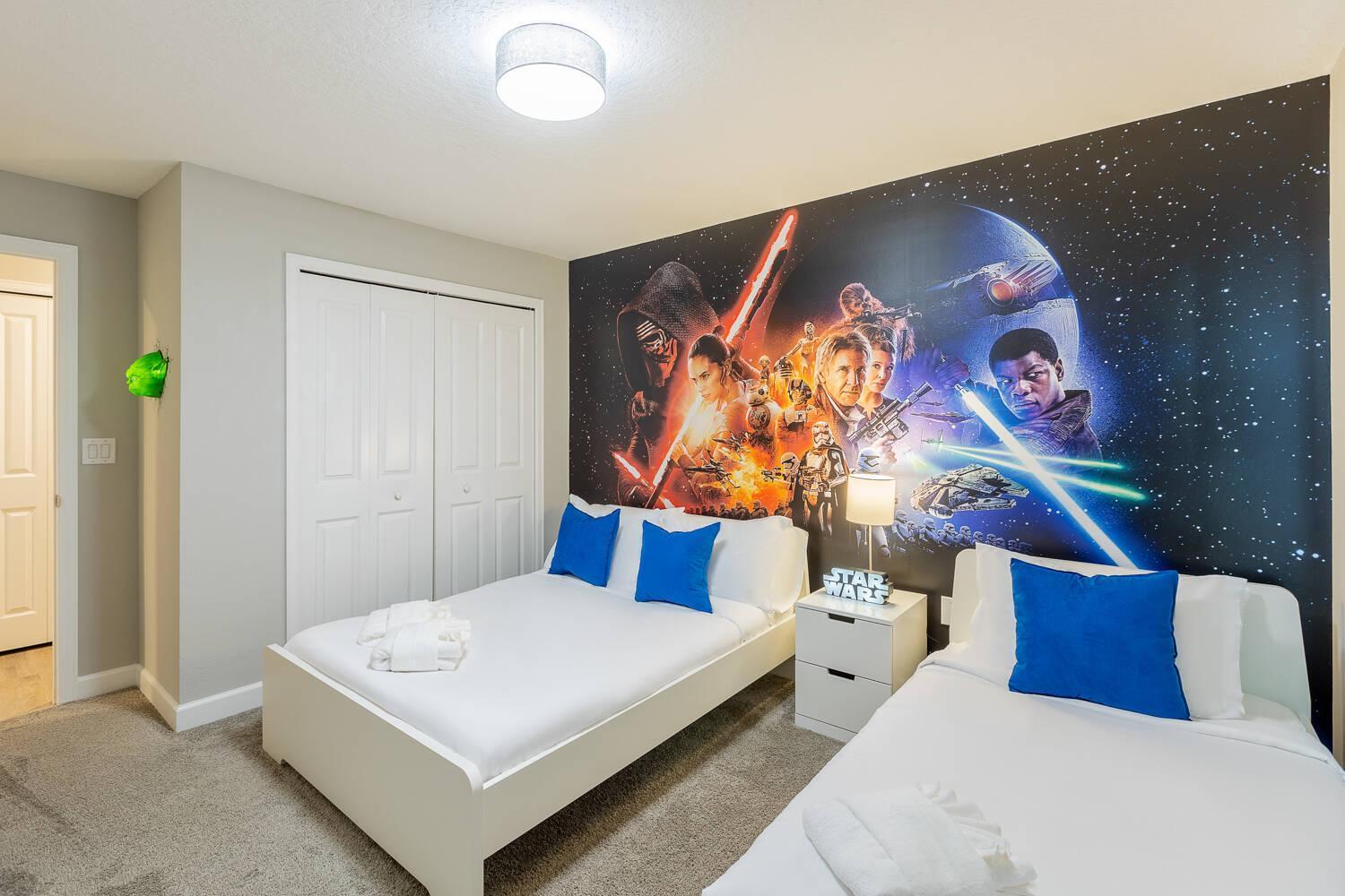Family 4br W Private Pool Near Parks *